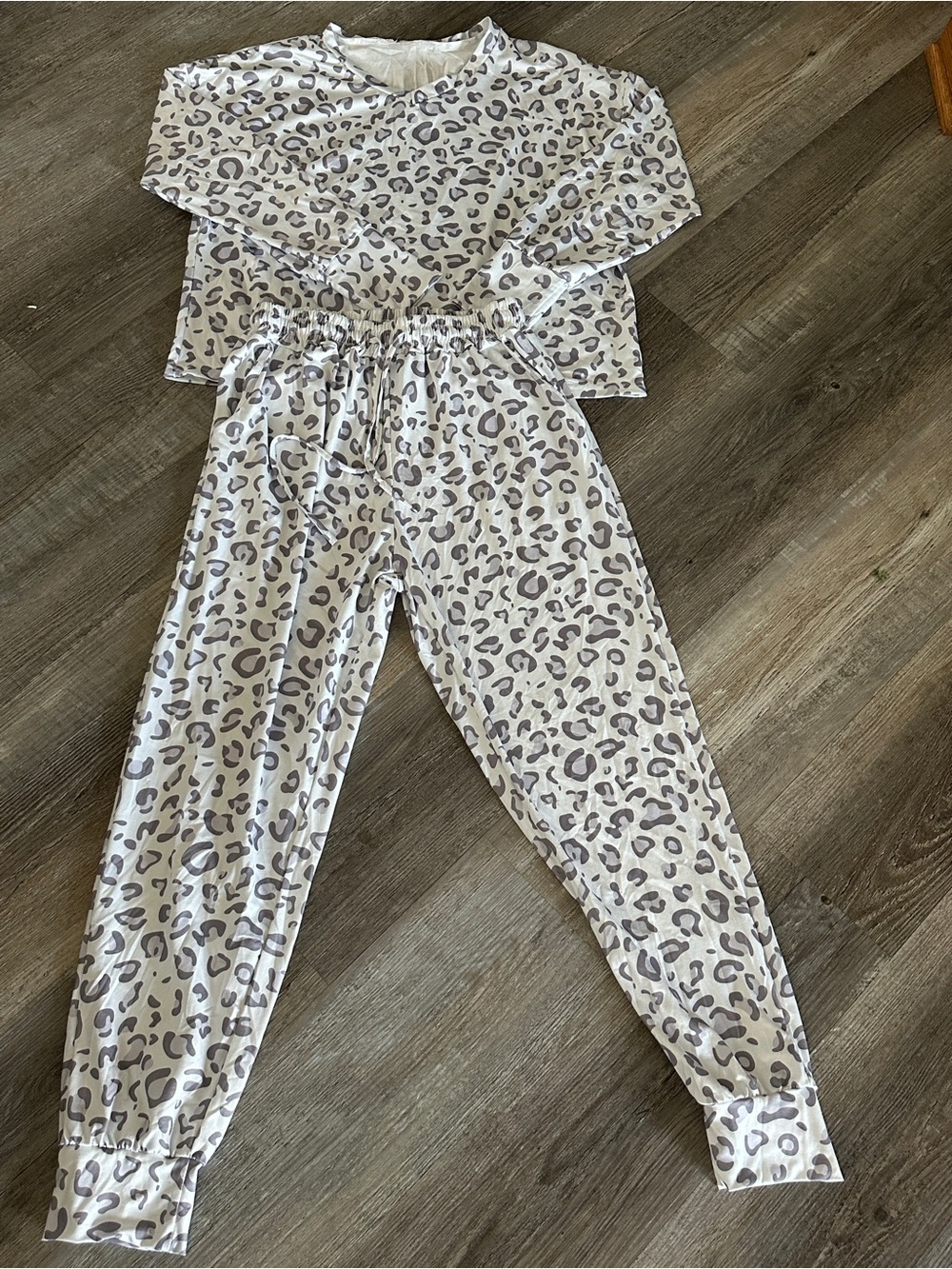 Women’s Long Sleeve Leopard Print Pajama Set - Cream & Gray - Picture 3 of 7